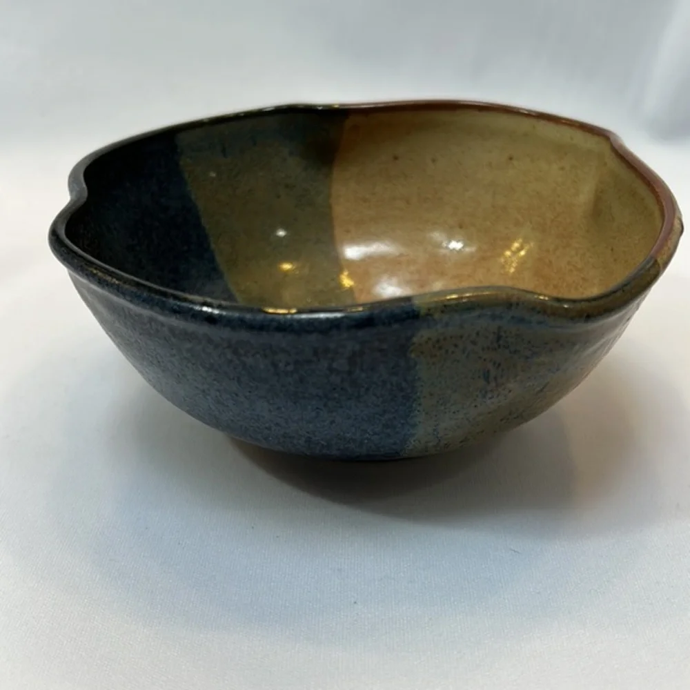 Pottery Glazed Fluted Bowl